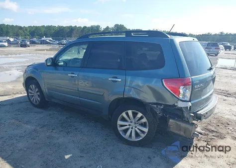 2013 Subaru Forester 2.5X Premium z USA, uszkodzony, nr VIN JF2SHADC0DH439199
